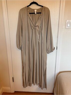 H&M Taupe Flowing V-Neck Maxi Dress Kaftan Mumu Victorian sleep dress